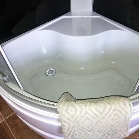 Gemuetliche Ferienwohnung Turmzimmer Im Rittergut Leppersdorf Bei Dresden Apartmán *